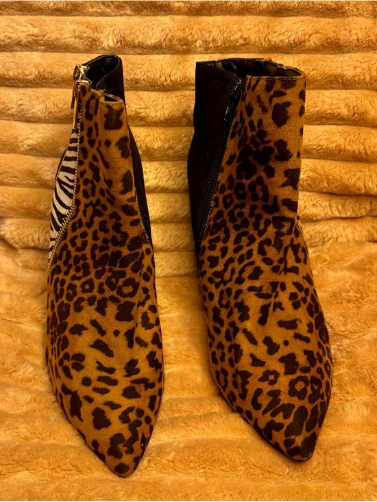 🔥 ShoeDazzle Animal Print Ankle Booties Mixed Print Pointed Toe Statement Heels - Picture 2 of 10